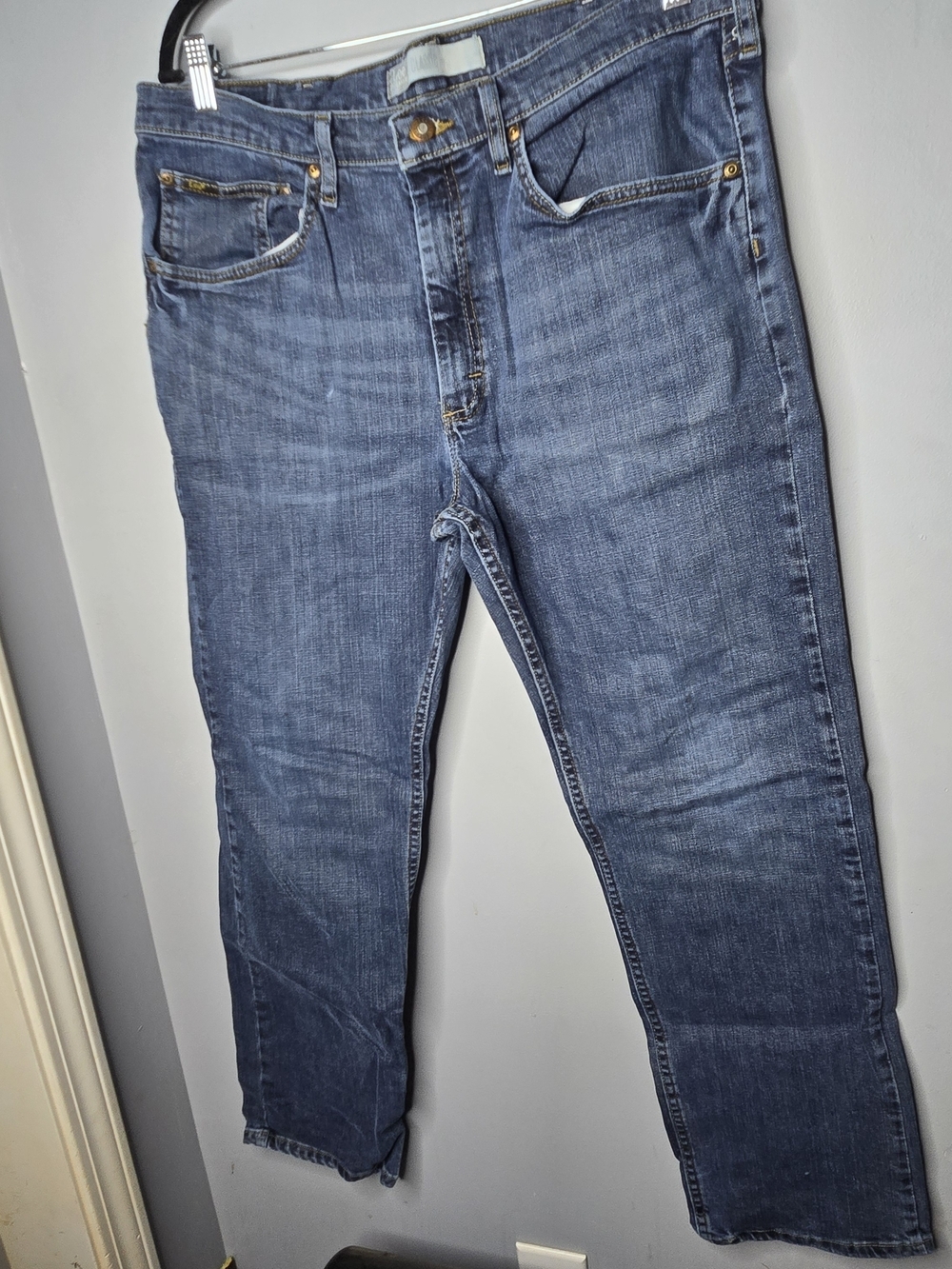Lee Premium Classic Fit Jeans Men 36x32 Medium Wash Straight Leg Stretch Denim